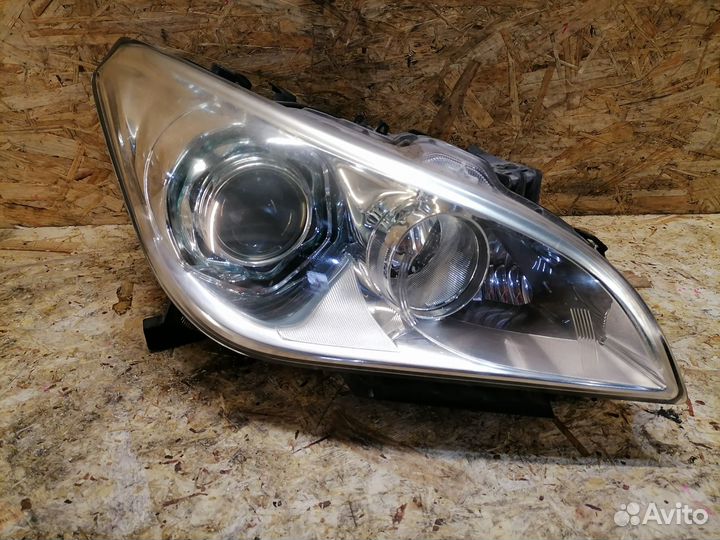 Фара ксенон правая Infiniti M Y51