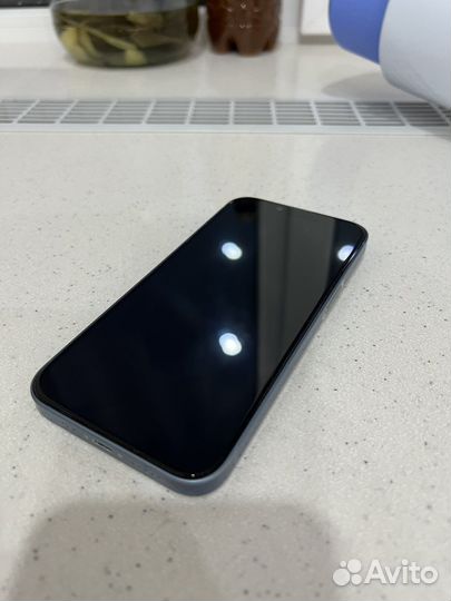 Телефон iPhone 14