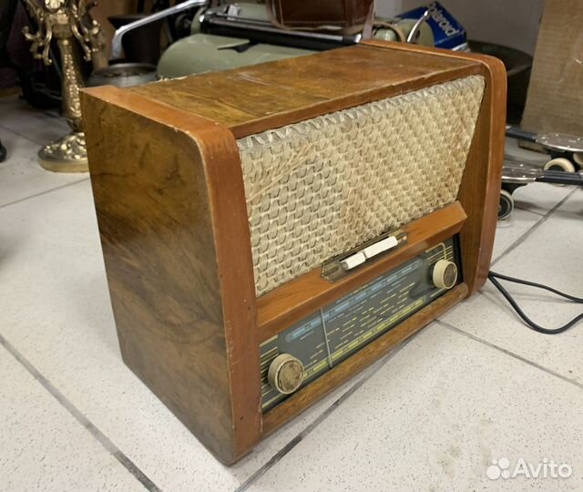 Советский винтажный радиоприемник Минск