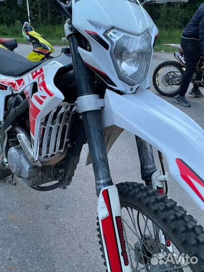 Мотоцикл BSE Z5