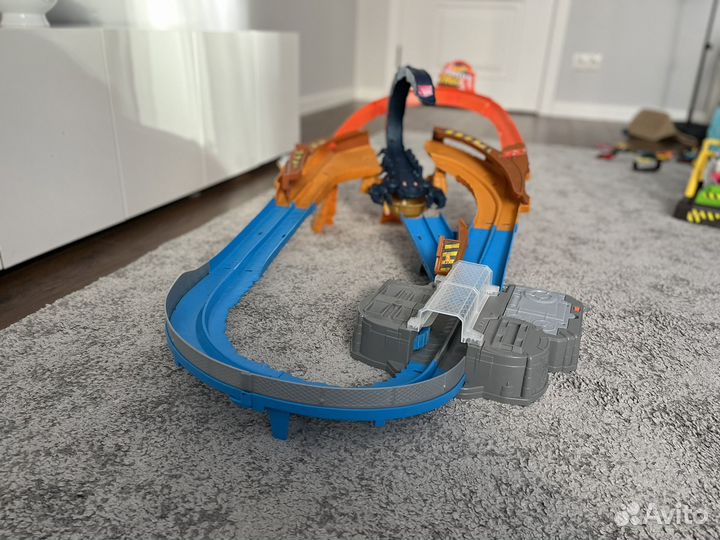 Трек Hot Wheels Monster Truck Scorpion