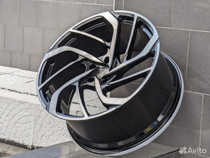 Кованые диски GT Forged R23 на Mercedes G -class