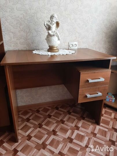 Письменный стол