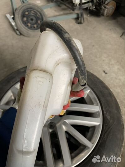 Расширительный бачок Toyota Camry 40 06-11 гв