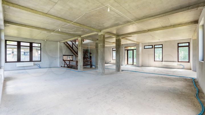 Дом 793 м² на участке 29,6 сот.