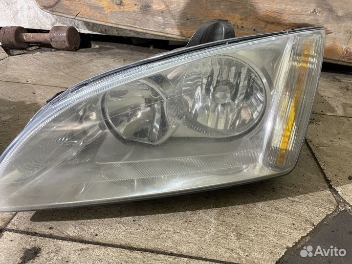 Фара Ford Focus 2