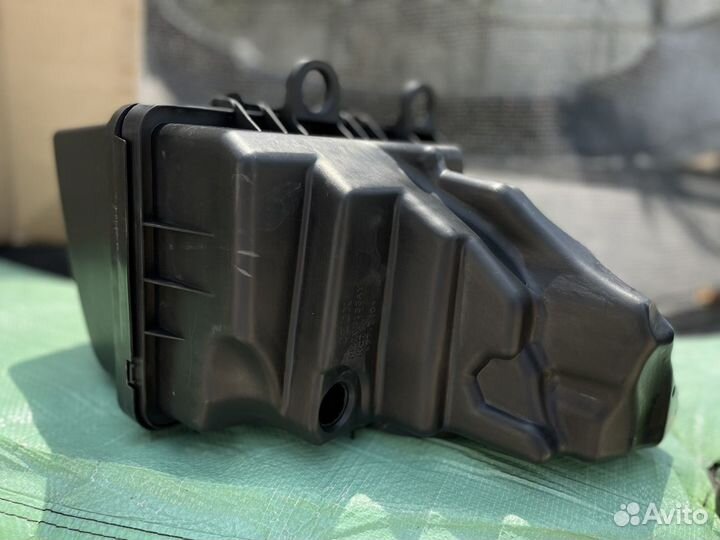 Корпус воздушного фильтра mazda