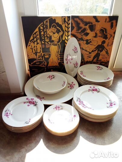 Набор столовой посуды. Сервиз столовый Дулевский