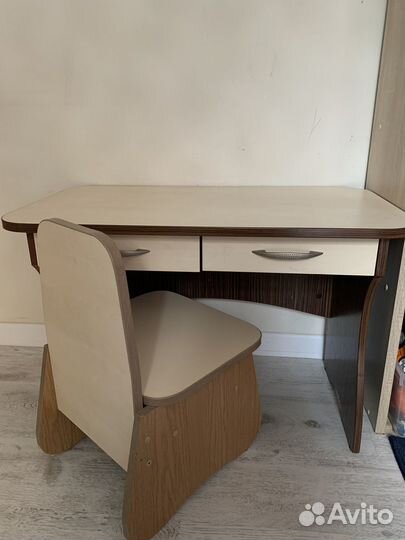 Детский стол парта