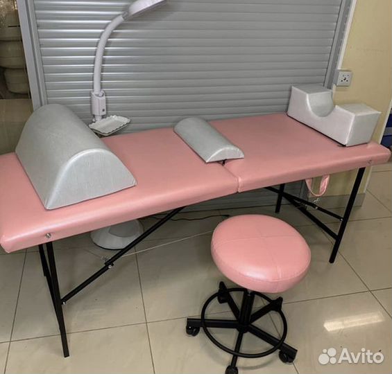 Кушетка.подушечки простыни все в наличии