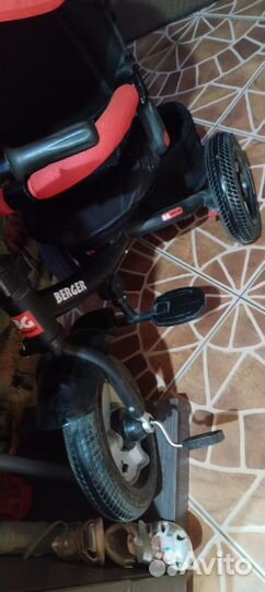 Детский велосипед с родительской ручкой