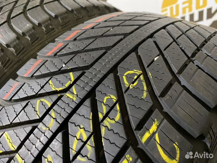 Goodyear Vector 4Seasons 235/55 R17