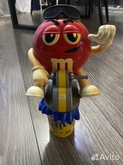 M&M’s диспенсер