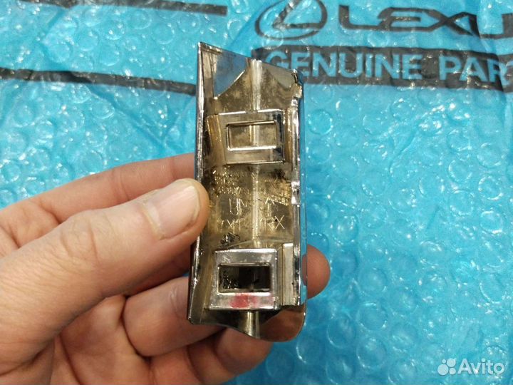 Молдинг решетки радиатора Lexus Rx 3 правый 12-15