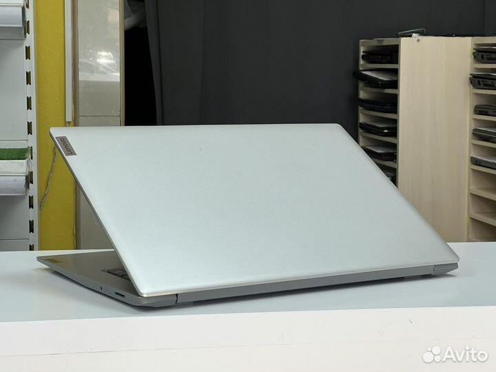 Мощный и тонкий 17.3 Lenovo 17ADA05 Ryzen 5-3500