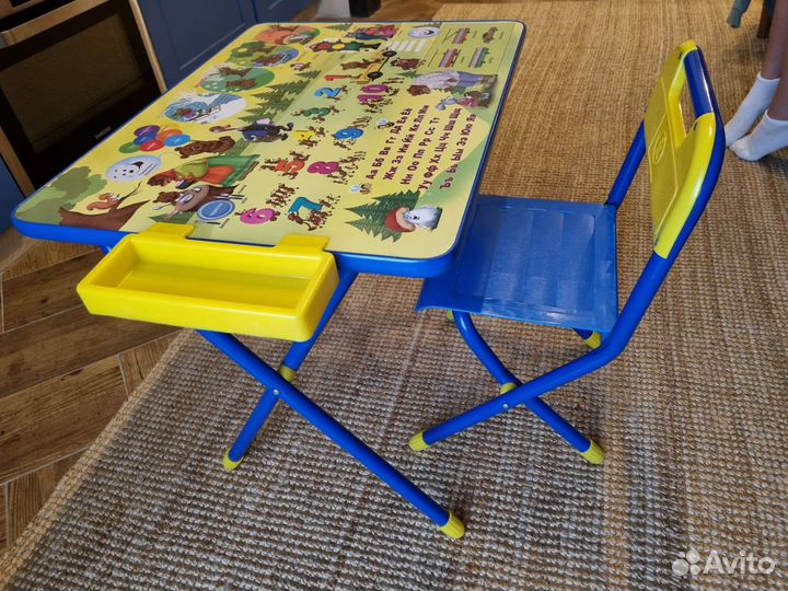 Детский стол и стул