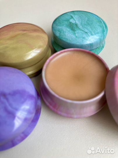 Бальзам для губ в баночке