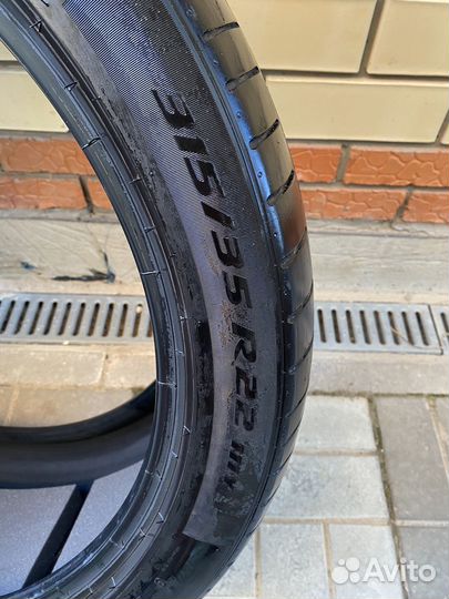 Pirelli P Zero 275/40 R22 и 315/35 R22