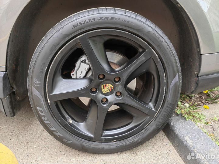 Колеса лето+зима ориг cayenne r20 pirelli
