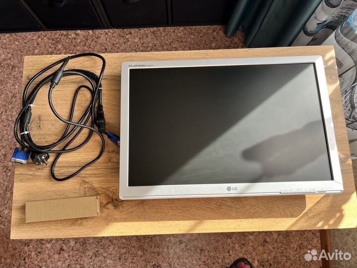 Монитор LG Flatron 2042 20’’