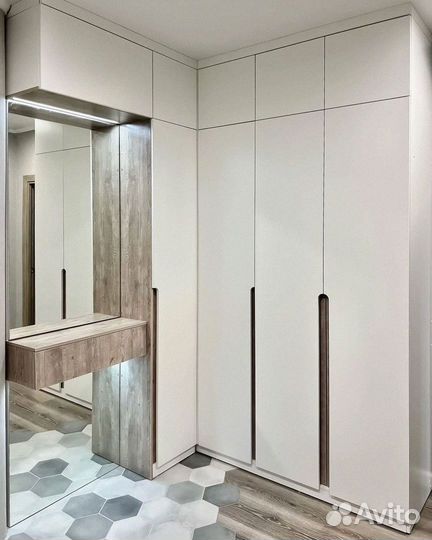 Прихожая белая