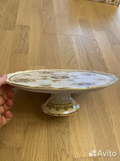 Тортовница на ножке Мадонна Чехия