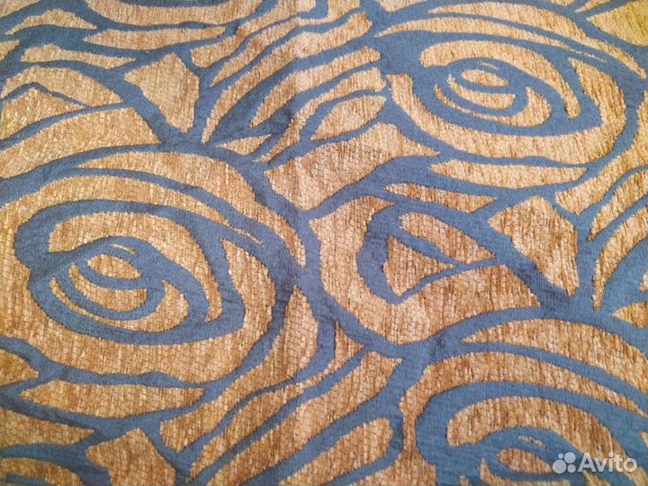 Декоративные подушки на диван