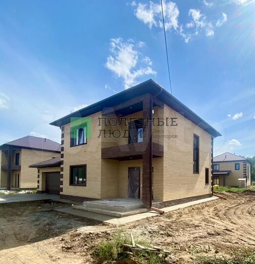 Коттедж 213 м² на участке 8 сот.