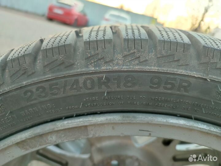 Triangle PL01 235/40 R18