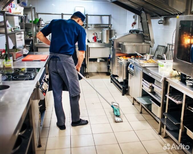 Дневной уборщик, сотрудник ресторана