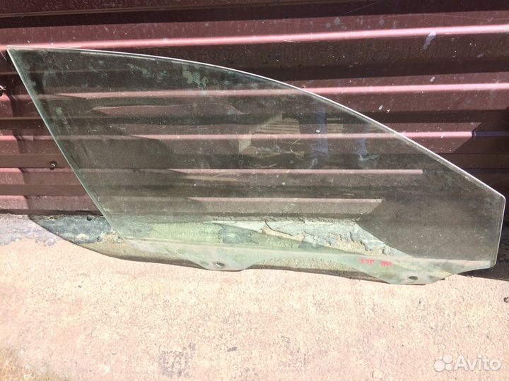 VW Туарег (02-10) Стекло переднее правое,заднее