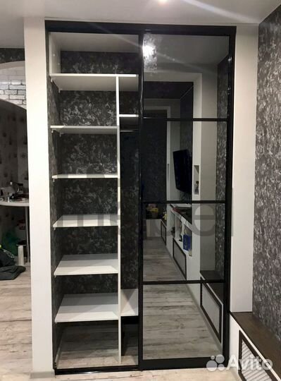 Шкаф купе с зеркалом