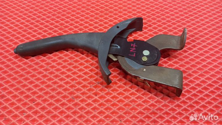 Рычаг ручного тормоза Mitshubishi Lancer 7