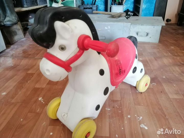 Лошадь детская на колесах