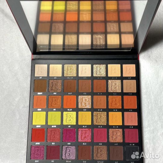 Палетка теней Beauty Bay 42 цвета