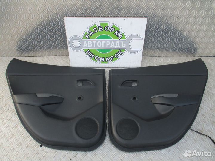 Обшивки задних дверей Киа Рио 3 2012г