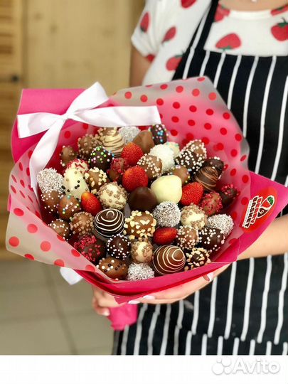 Съедобный букет из клубники