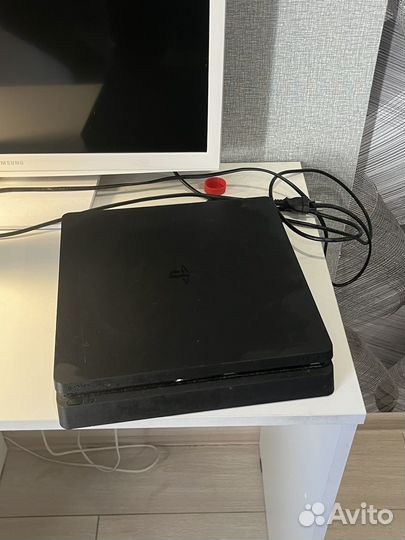 Sony playstation 4 slim