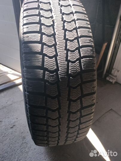 Pirelli Ice 215/60 R17