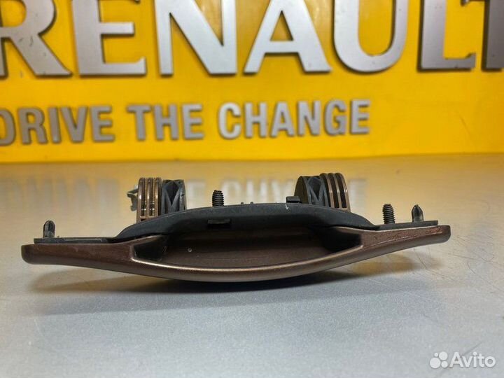 Ручка двери внешняя левая Renault Sandero K7J A710