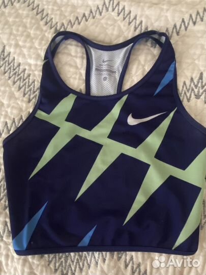 Топ Nike