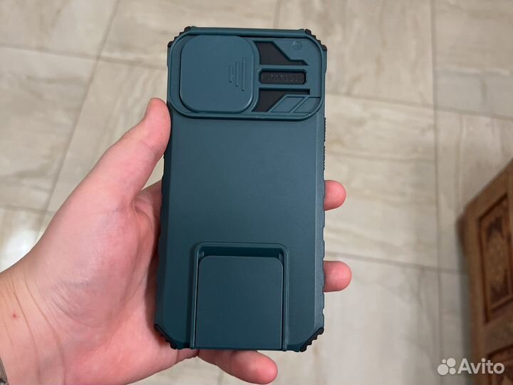 Чехол на iPhone 13 про зелёный