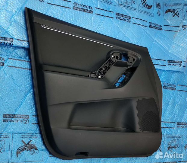 Toyota Verso дверная карта передняя левая 12-17