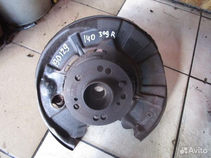 Кулак подвески задний правый w140 S-class