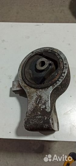 Подушка опора двигателя Мицубиси Спейс Стар 4G18