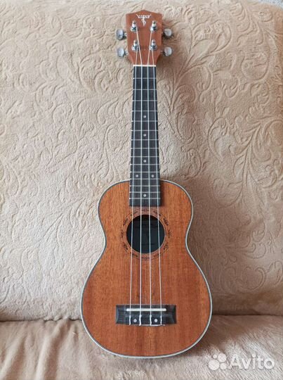 Укулеле LIS-300NA