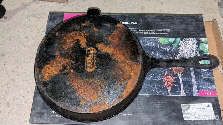 Чугунная сковорода-гриль Fissman