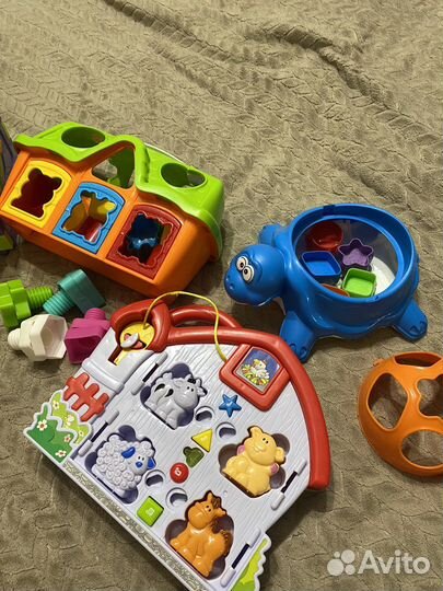 Развивающие игрушки для малышей пакетом