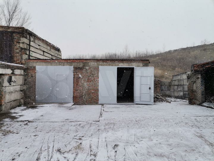 Гараж, > 30 м²