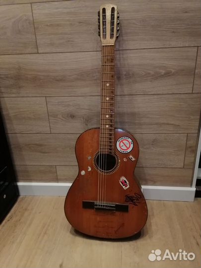 Акустическая гитара (советская)